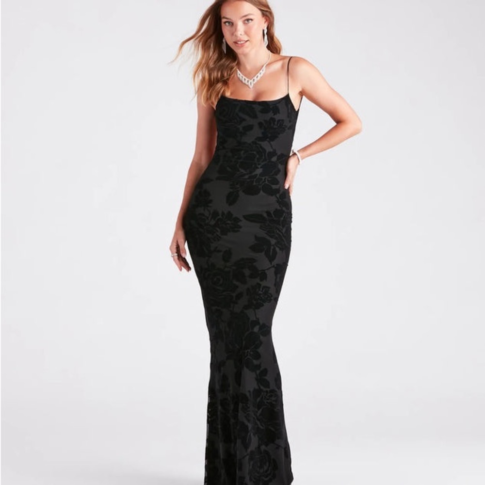 Windsor Black Floral Maxi Dress